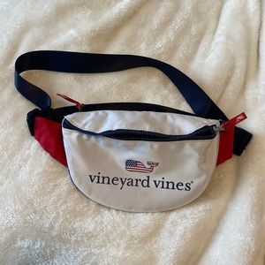 Vineyard vines belt bag